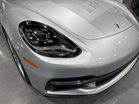 Used 2018 Porsche Panamera RWD image 34