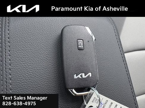 Certified 2025 Kia Sportage EX w/ EX Premium Package AWD/4WD image 27