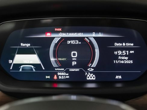 Used 2023 Audi e-tron GT Premium Plus image 15