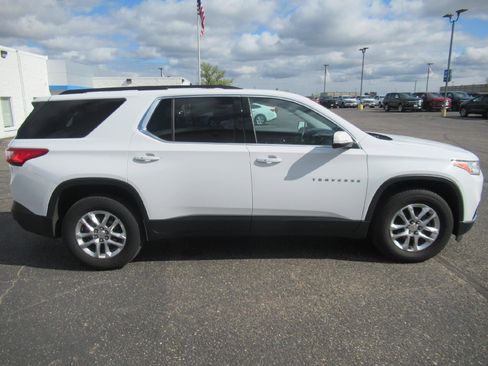 Certified 2019 Chevrolet Traverse LT FWD image 4