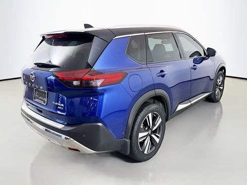 Used 2021 Nissan Rogue Platinum image 7