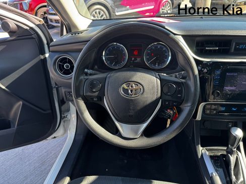 Used 2019 Toyota Corolla LE image 16