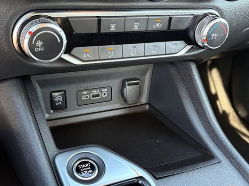 Certified 2025 Nissan Sentra SV FWD image 23