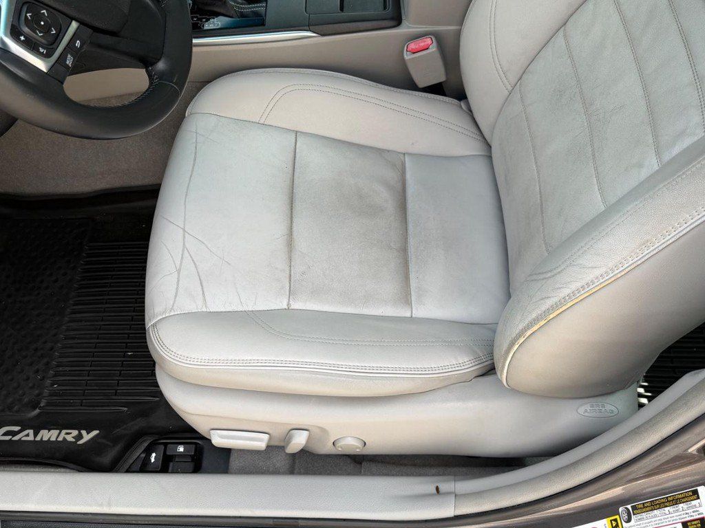Used 2017 Toyota Camry XLE FWD image 14