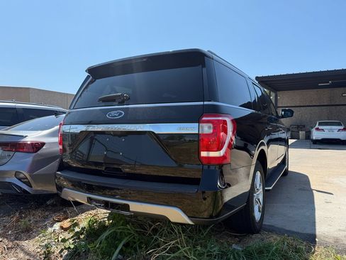 Used 2018 Ford Expedition Max XLT w/ Equipment Group 202A RWD image 4
