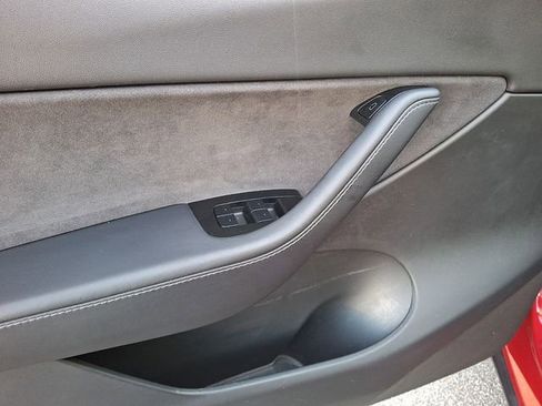 Used 2020 Tesla Model Y Long Range image 15