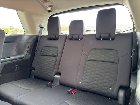 Used 2025 Nissan Pathfinder SV AWD/4WD image 31