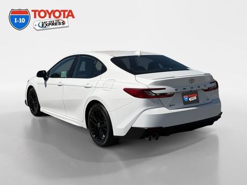 Certified 2025 Toyota Camry SE w/ Convenience Package FWD image 3