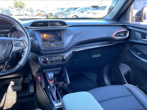 Used 2022 Chevrolet TrailBlazer RS image 9