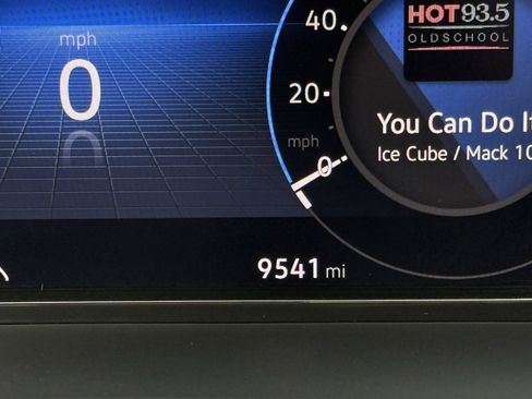 Certified 2025 Volkswagen Atlas SEL image 16