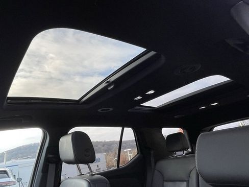 Certified 2023 Chevrolet Traverse LT w/ LT Premium Package image 5