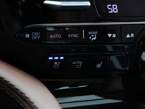 Used 2024 Acura MDX SH-AWD w/ Advance Package image 32