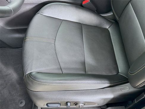 Used 2024 Chevrolet Equinox Premier AWD/4WD image 19