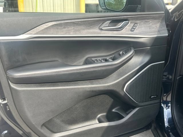 Used 2022 Jeep Grand Cherokee Limited 4xe w/ Luxury Tech Group II AWD/4WD image 18