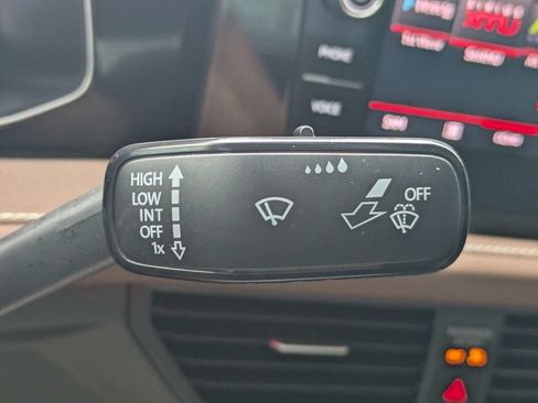 Certified 2025 Volkswagen Jetta SEL FWD image 29