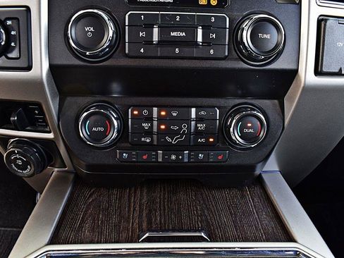 Used 2020 Ford F350 Lariat w/ Lariat Ultimate Package AWD/4WD image 35