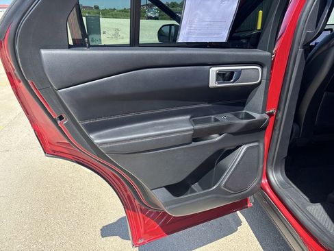 Used 2020 Ford Explorer XLT w/ Equipment Group 202A image 26