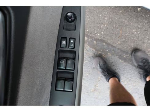Used 2008 Nissan Sentra 2.0 S FWD image 11
