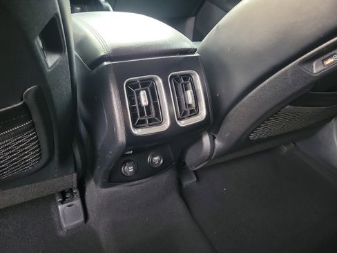 Certified 2022 Kia Sorento S FWD image 8