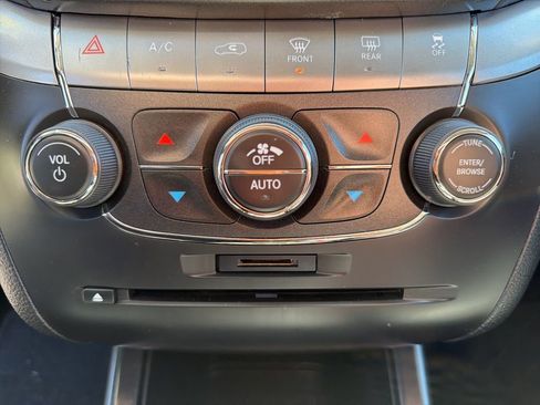 Used 2018 Dodge Journey Crossroad FWD image 41