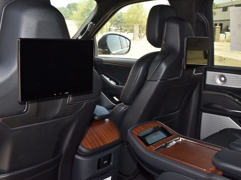 New 2027 Lincoln Navigator L Black Label AWD/4WD image 19