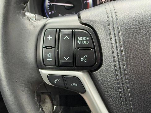 Used 2019 Toyota Highlander Limited image 18