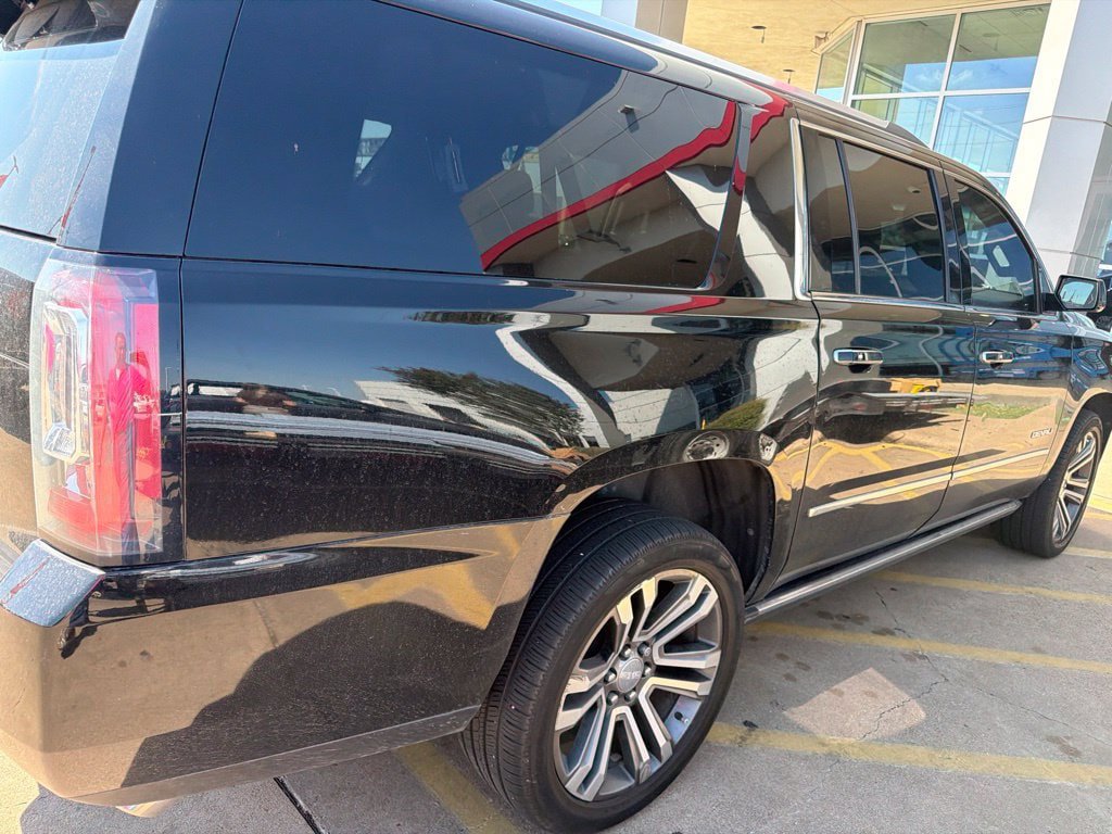 Used 2020 GMC Yukon XL Denali w/ Denali Ultimate Package RWD image 3