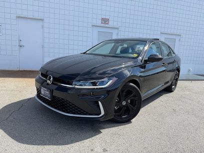 Certified 2025 Volkswagen Jetta SE w/ Sunroof Package