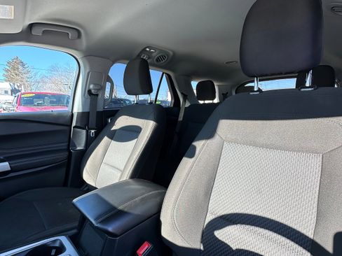 Used 2022 Ford Explorer XLT w/ Class IV Trailer Tow Package AWD/4WD image 10