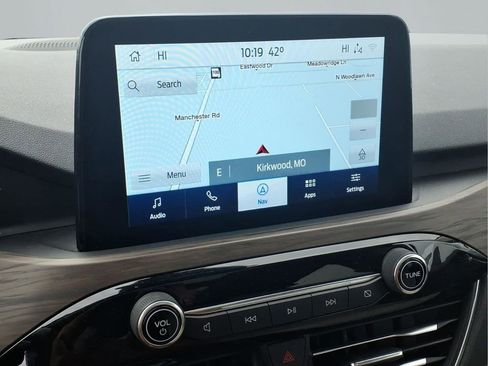 Used 2020 Ford Escape Titanium image 8