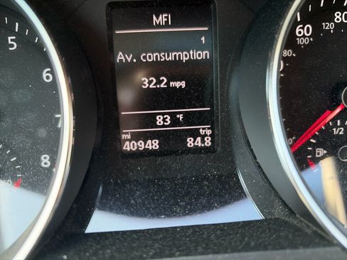 Used 2017 Volkswagen Jetta SEL FWD image 12