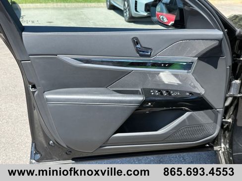 Used 2025 BMW 740i xDrive AWD/4WD image 13
