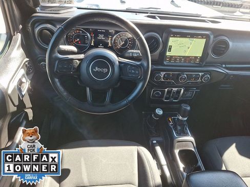 Used 2022 Jeep Gladiator Willys image 12