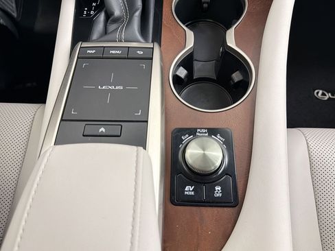 Used 2020 Lexus RX 450hL AWD w/ Premium Package image 33
