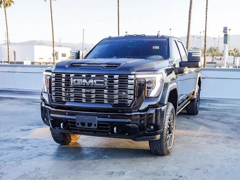Used 2025 GMC Sierra 2500 Denali Ultimate AWD/4WD image 4