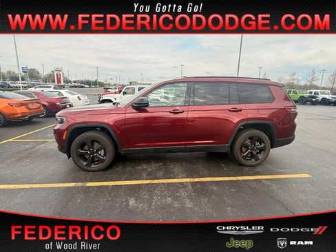 Used 2023 Jeep Grand Cherokee L Laredo image 1