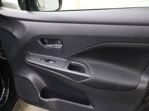 Used 2021 Nissan Versa SV image 11