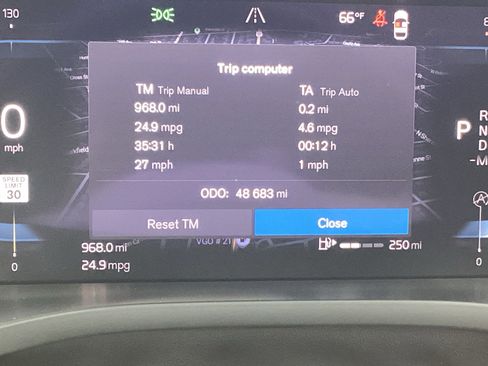 Certified 2023 Volvo XC60 B5 Ultimate w/ Climate Package image 22