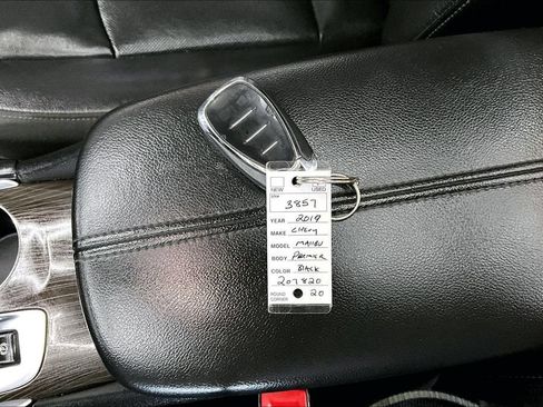 Used 2019 Chevrolet Malibu Premier w/ Sun and Wheel Package FWD image 35