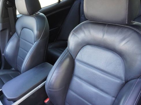 Used 2021 Kia Stinger GT2 image 24