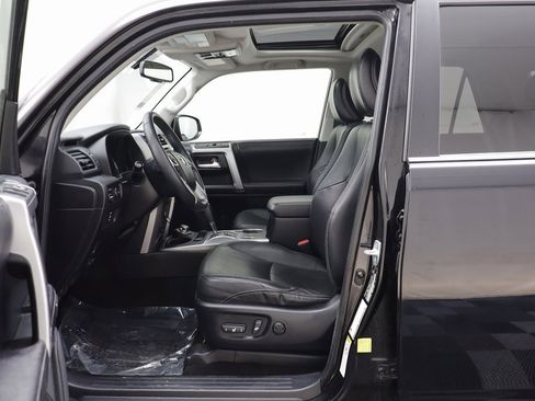 Used 2017 Toyota 4Runner Limited image 5