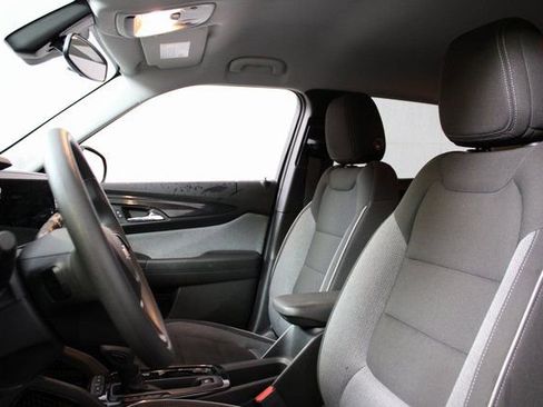 Used 2025 Chevrolet TrailBlazer LT image 13