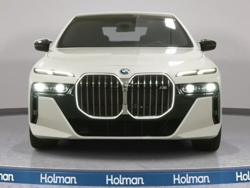 Certified 2024 BMW i7 M70 image 2