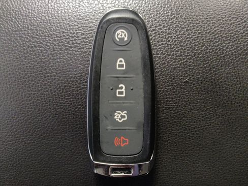 Used 2019 Ford Escape SE AWD/4WD image 32
