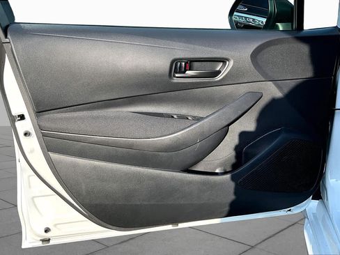 Used 2025 Toyota Corolla LE FWD image 22