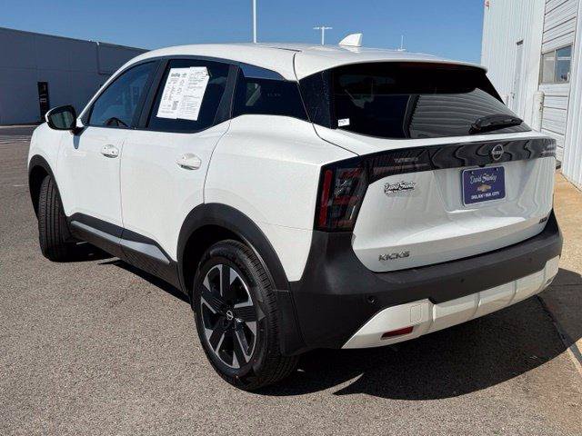 Used 2025 Nissan Kicks SV w/ Illumination Package AWD/4WD image 2