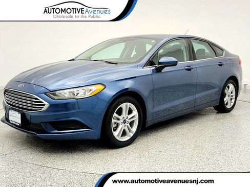 Used 2018 Ford Fusion SE image 1