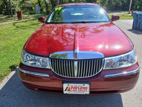 Used 1999 Lincoln Town Car Executive RWD image 4