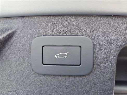 New 2025 Land Rover Discovery Sport S image 13