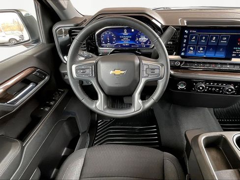 Used 2023 Chevrolet Silverado 1500 LT image 9